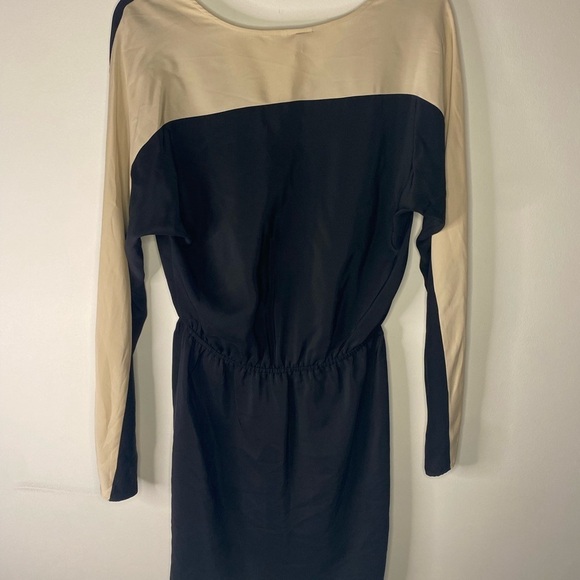 Parker Women's Black and Cream Silk V Neck Mini Dress Size Medium Classic Dressy - Picture 10 of 16